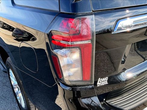 Certified 2024 Chevrolet Tahoe Premier AWD/4WD image 18