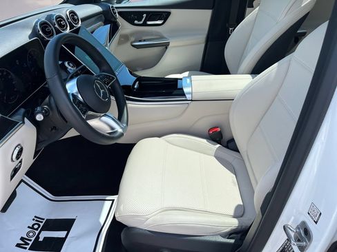 Used 2026 Mercedes-Benz GLC 300 4MATIC image 9