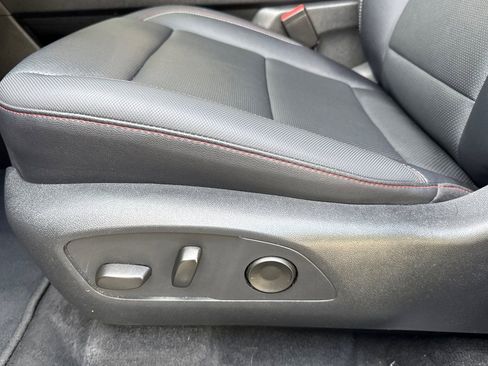 Used 2025 Chevrolet Traverse Z71 image 14