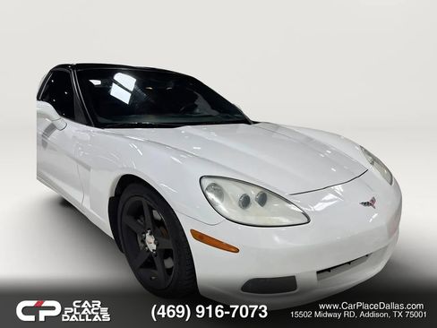Used 2005 Chevrolet Corvette Coupe w/ Preferred Equipment Group RWD image 3
