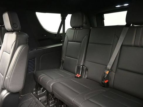 Used 2022 Chevrolet Suburban RST w/ Luxury Package AWD/4WD image 20