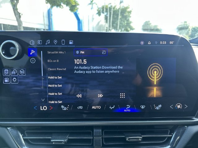 Used 2025 Chevrolet Equinox EV RS FWD image 25