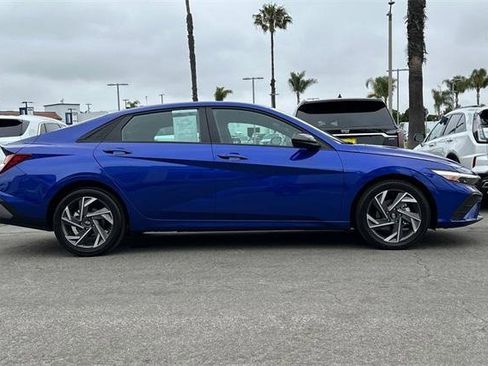 Certified 2025 Hyundai Elantra Sport w/ Cargo Package image 3