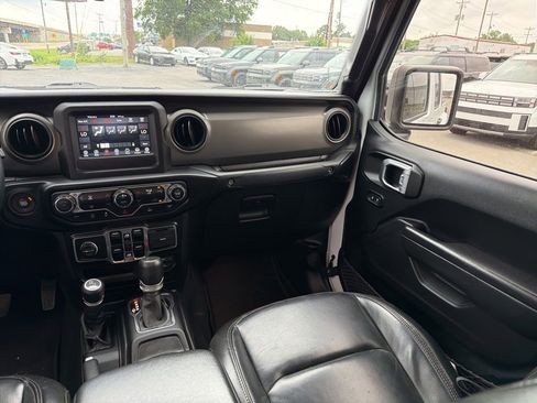 Used 2022 Jeep Gladiator Sport AWD/4WD image 23