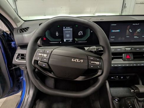 Used 2025 Kia K4 FWD image 16