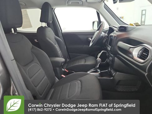 Used 2020 Jeep Renegade Latitude w/ Popular Equipment Group AWD/4WD image 32