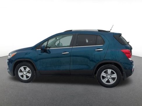 Used 2019 Chevrolet Trax LT w/ Driver Confidence Package image 3