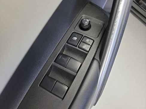 Used 2022 Toyota Corolla Cross LE FWD image 21
