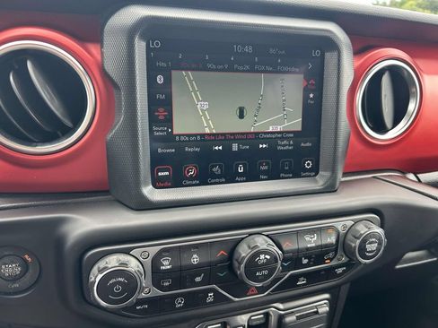 Used 2021 Jeep Wrangler Unlimited Rubicon AWD/4WD image 24