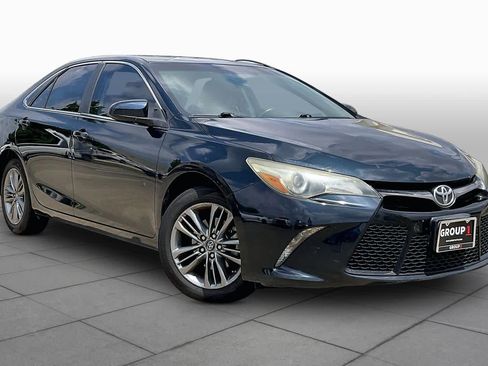 Used 2017 Toyota Camry SE FWD image 3