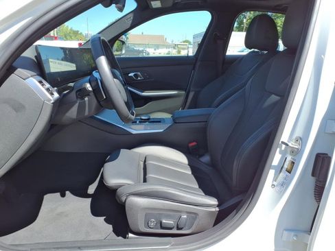 Used 2025 BMW 330i Sedan image 10