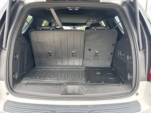 Used 2022 GMC Yukon SLT w/ SLT Premium Package RWD image 13