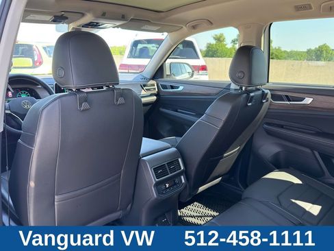 Used 2024 Volkswagen Atlas SEL AWD/4WD image 26