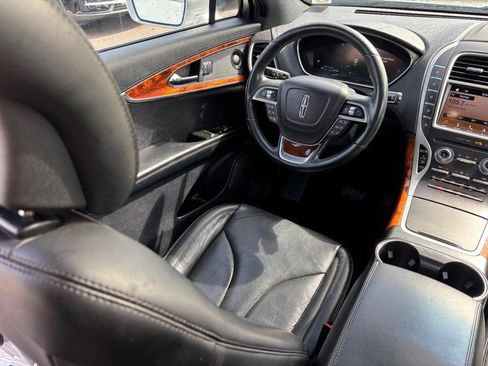Used 2019 Lincoln Nautilus Reserve FWD image 12