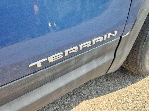 Used 2024 GMC Terrain SLE AWD/4WD image 35