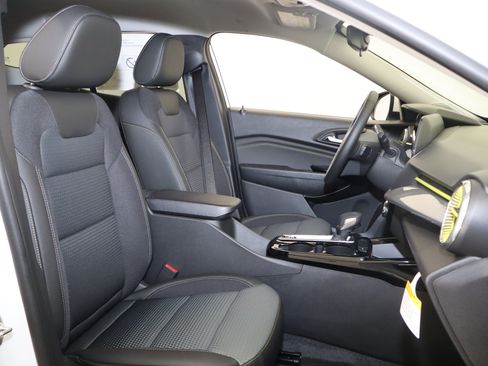 New 2026 Chevrolet Trax LT w/ Driver Confidence Package FWD image 20
