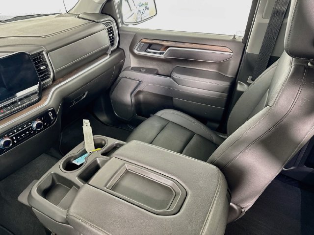 Used 2025 GMC Sierra 1500 SLT AWD/4WD image 24