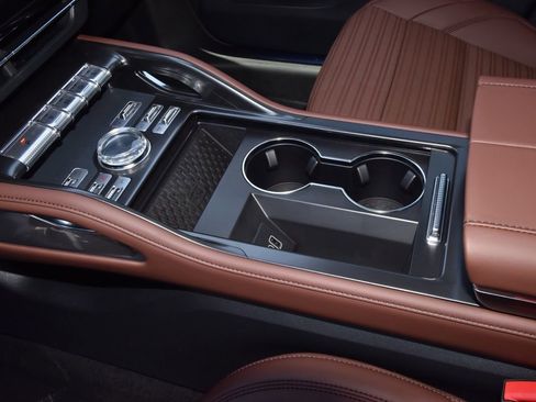 New 2026 Lincoln Nautilus Reserve w/ Jet Appearance Package AWD/4WD image 59