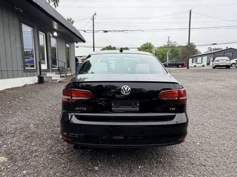Used 2016 Volkswagen Jetta Sport FWD image 6