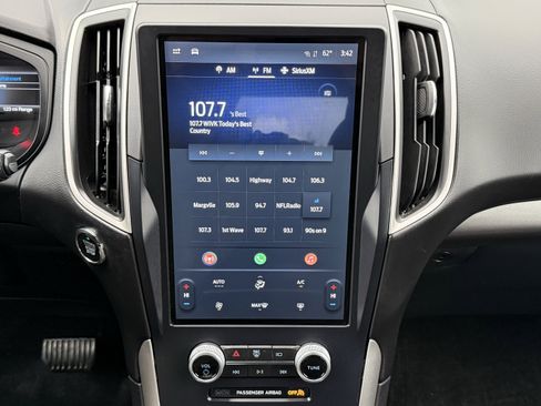 Used 2023 Ford Edge SE image 27