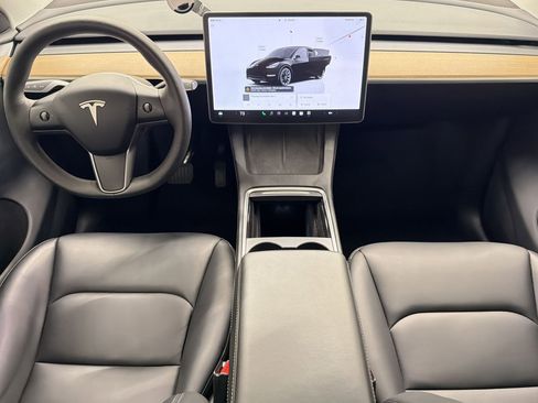 Used 2024 Tesla Model Y Long Range AWD/4WD image 13