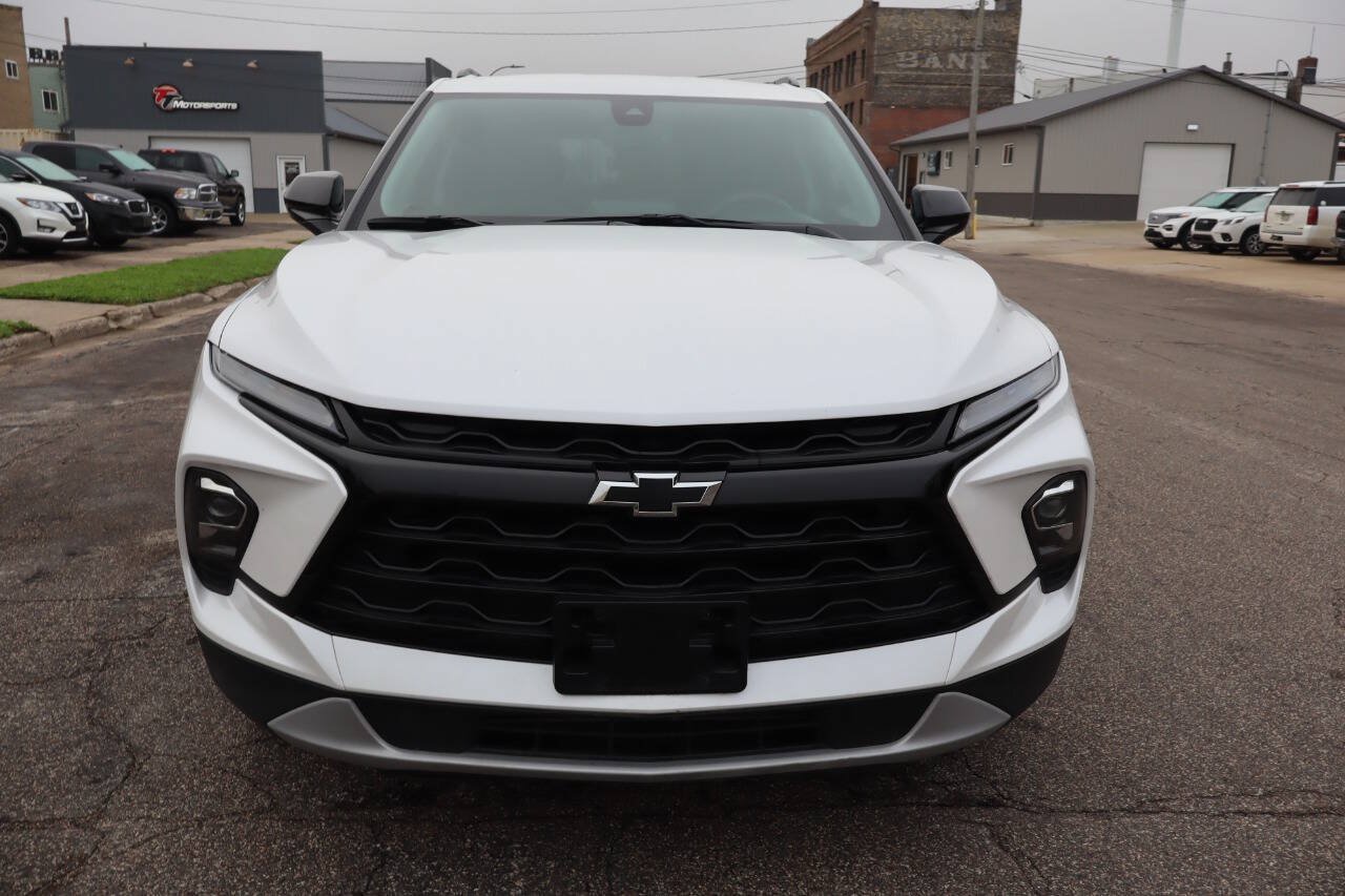 Used 2025 Chevrolet Blazer LT w/ Convenience Package AWD/4WD image 12