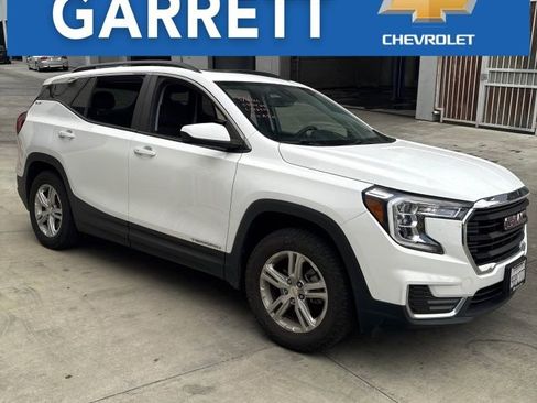 Used 2022 GMC Terrain SLE w/ Driver Convenience Package FWD image 1
