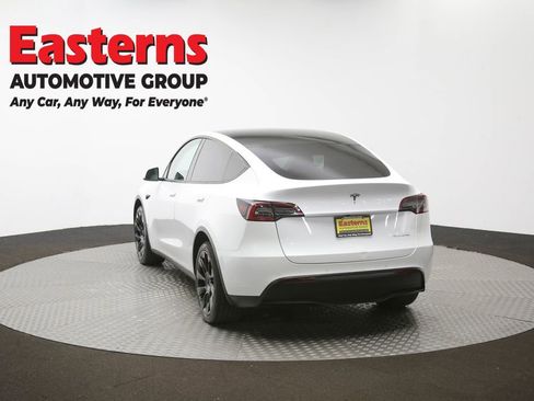 Used 2022 Tesla Model Y Long Range image 37