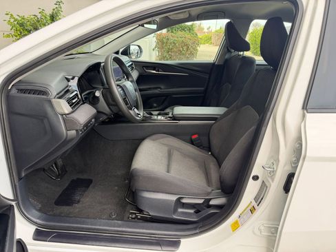 Used 2025 Toyota Camry LE image 36