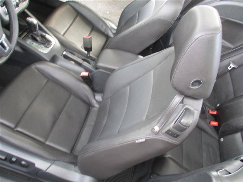 Used 2014 Volkswagen Eos Komfort FWD image 11