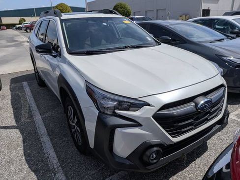 Used 2023 Subaru Outback Premium AWD/4WD image 1