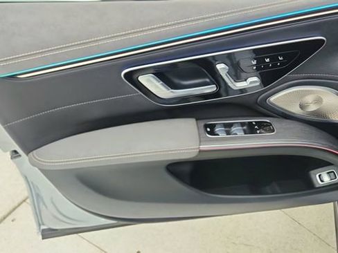 Used 2023 Mercedes-Benz EQS 580 580 image 36