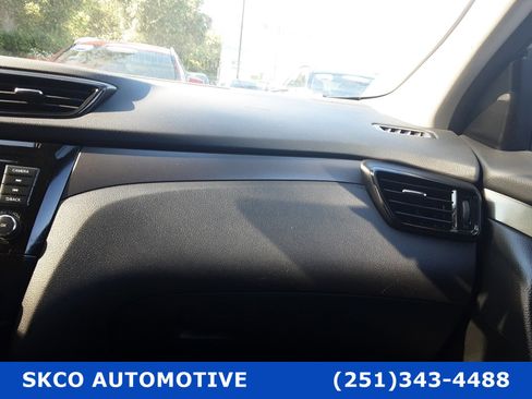 Used 2021 Nissan Rogue Sport S image 24