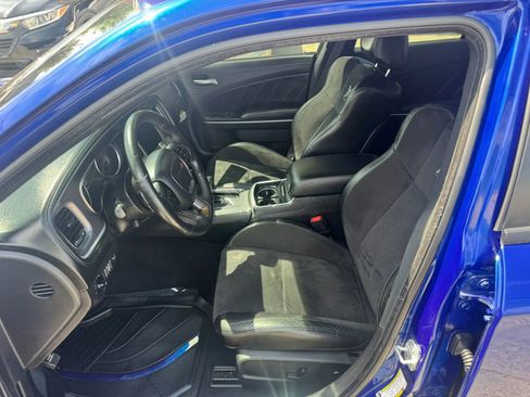 Used 2019 Dodge Charger Scat Pack w/ Plus Group RWD image 8