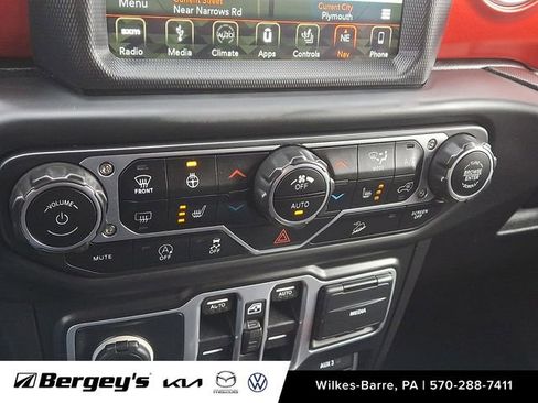 Used 2018 Jeep Wrangler Unlimited Rubicon w/ Dual Top Group image 18