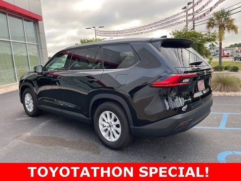 Used 2024 Toyota Grand Highlander XLE image 39