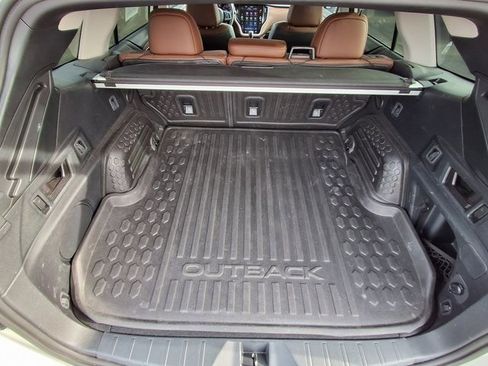 Used 2022 Subaru Outback Touring image 12