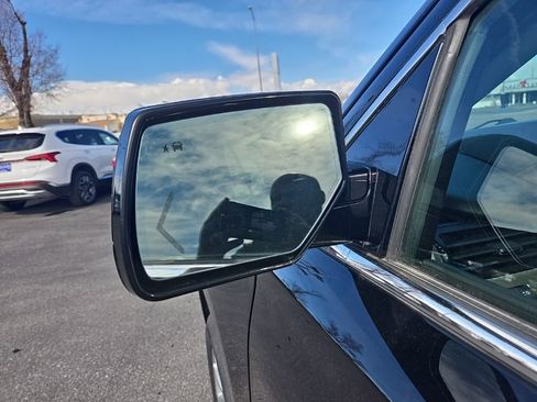 Used 2020 GMC Yukon Denali image 35