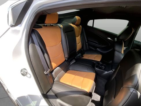 Used 2018 Chevrolet Volt Premier w/ Driver Confidence Package FWD image 26