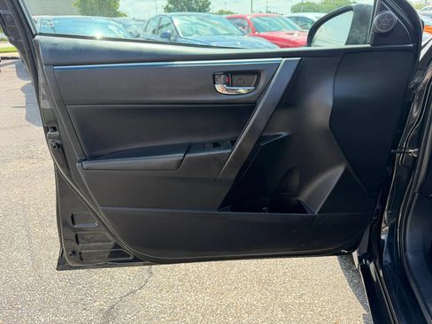 Used 2015 Toyota Corolla S FWD image 12