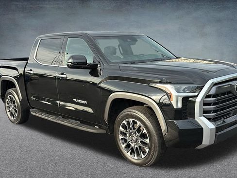 Used 2025 Toyota Tundra Limited AWD/4WD image 2