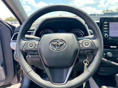 Used 2024 Toyota Camry SE FWD image 18