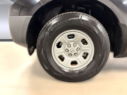 Used 2014 Nissan Frontier S image 11