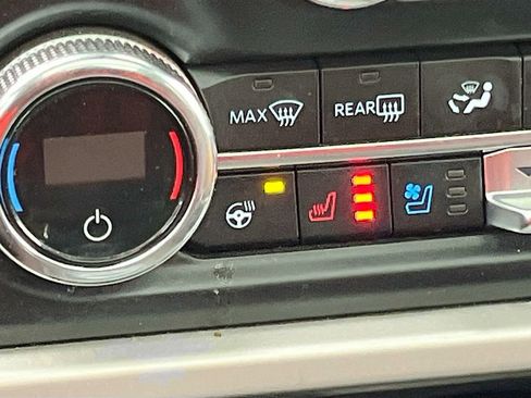 Used 2022 Ford Expedition Max Limited image 21