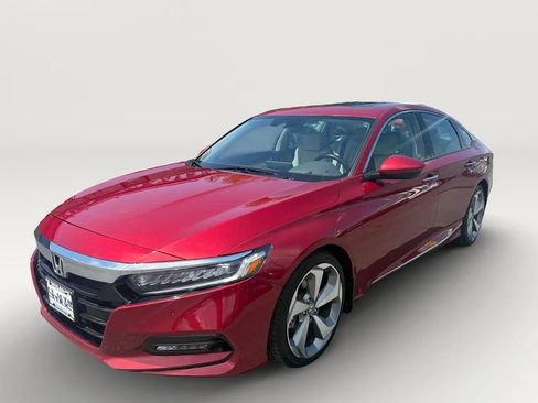 Used 2018 Honda Accord Touring image 3