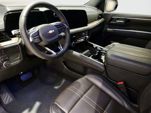 Used 2025 Chevrolet Tahoe High Country AWD/4WD image 21
