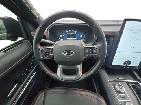 Used 2023 Ford Expedition Limited image 12