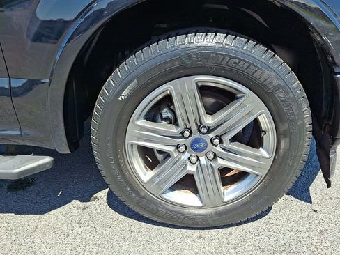 Used 2018 Ford F150 XLT w/ Equipment Group 302A Luxury RWD image 12