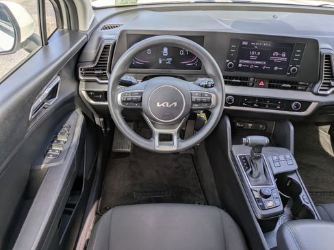Certified 2023 Kia Sportage LX image 13