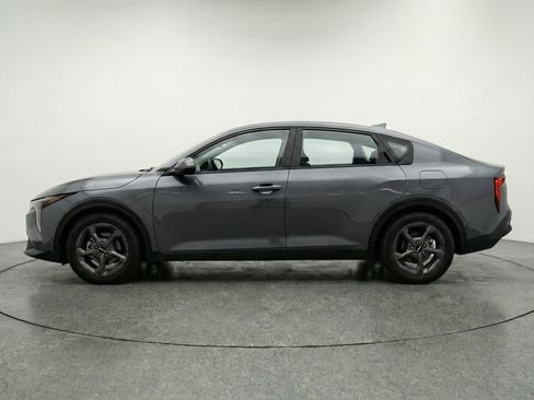 Used 2025 Kia K4 LXS image 5